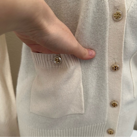 Tory Burch 100% Cashmere Women's Button Up Cream Cardigan Sweater Size M - Picture 5 of 13